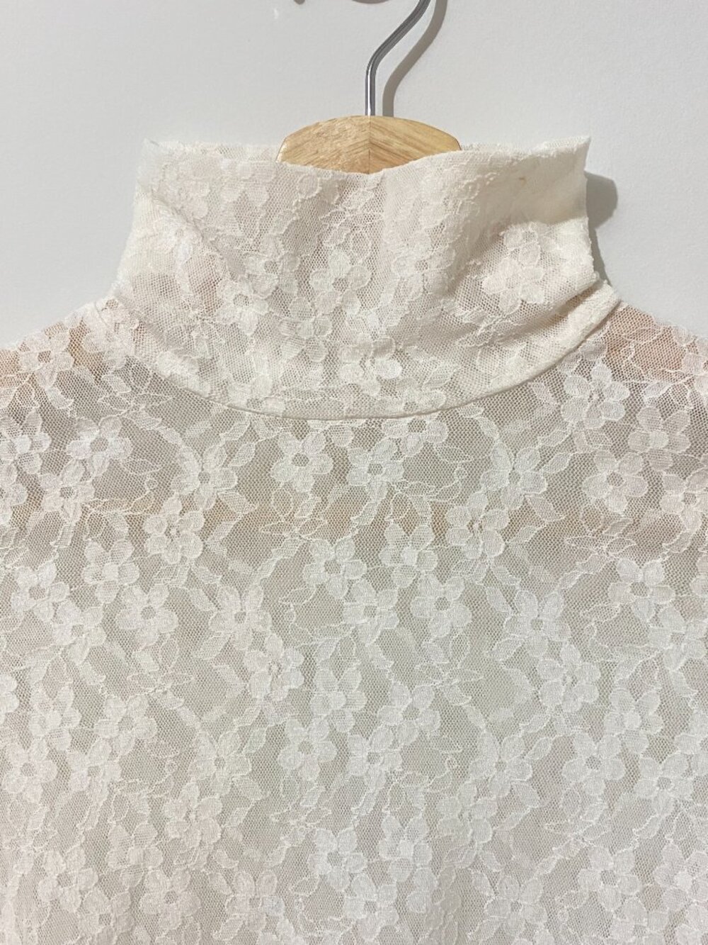 Wilfred Aritzia Fitted Sheer White Lace Long-sleeve Turtleneck Top Stretch - Picture 4 of 11